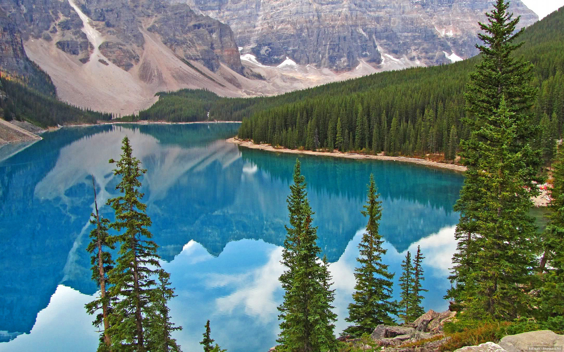 爱游戏电竞官网-篮球运动员心理辅导服务体系完善，篮球运动员的心理素质训练应把重点放在