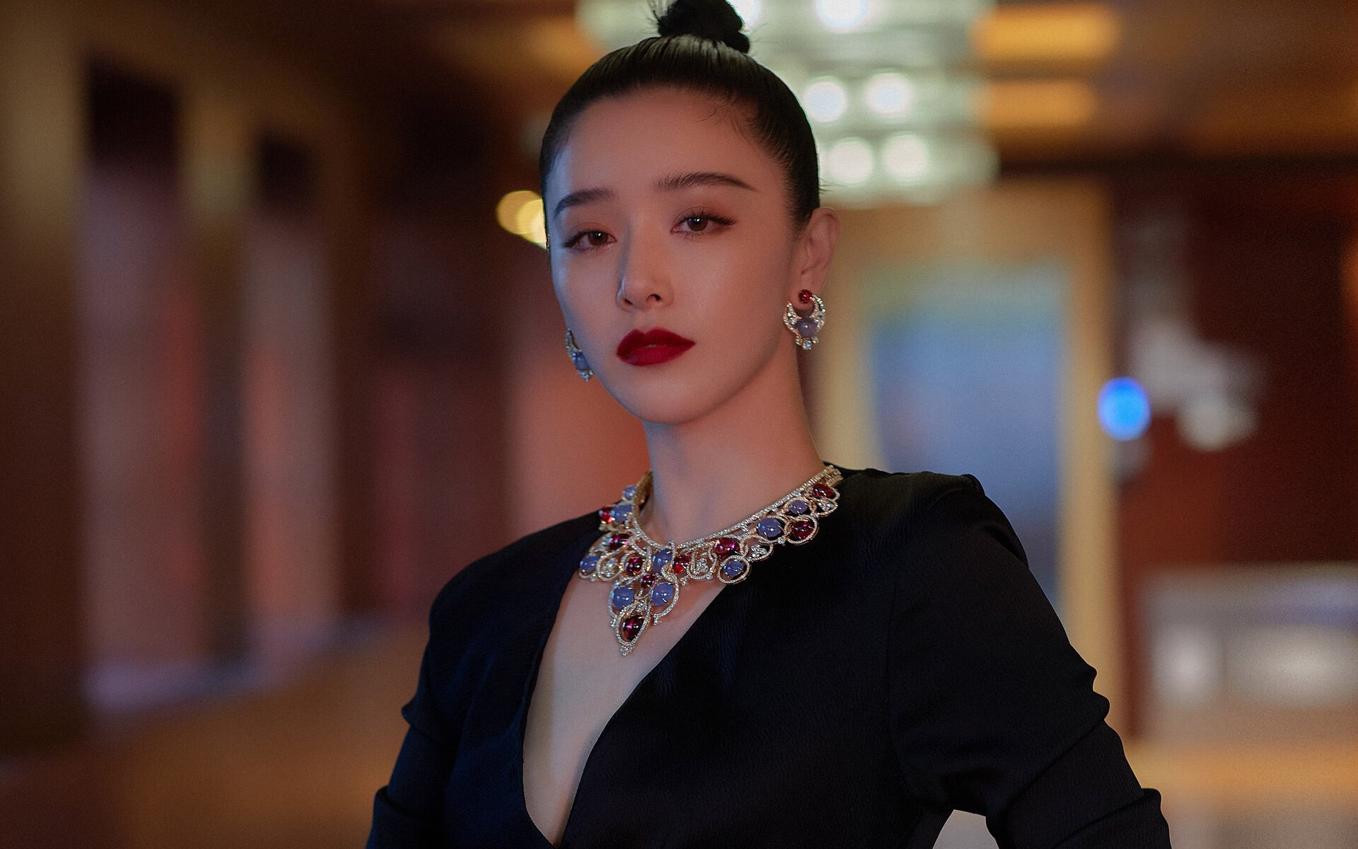 AYX体育-佛罗伦萨防守稳固零封对手，轻松赢得比赛，佛罗伦萨厉害吗