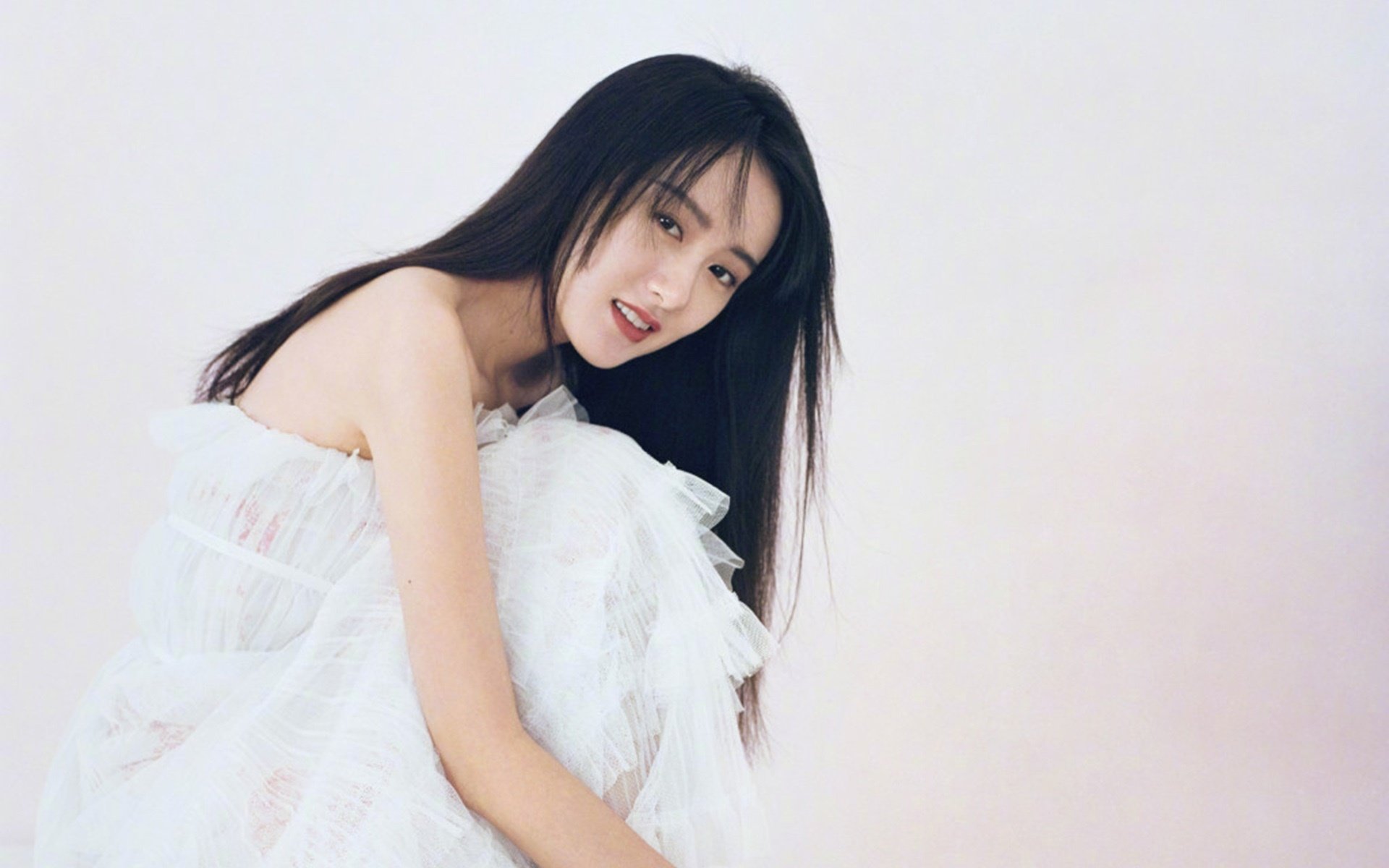 AYX体育官网-足球比赛中哪位球员将成为球队的关键支柱？，足球队最重要的角色