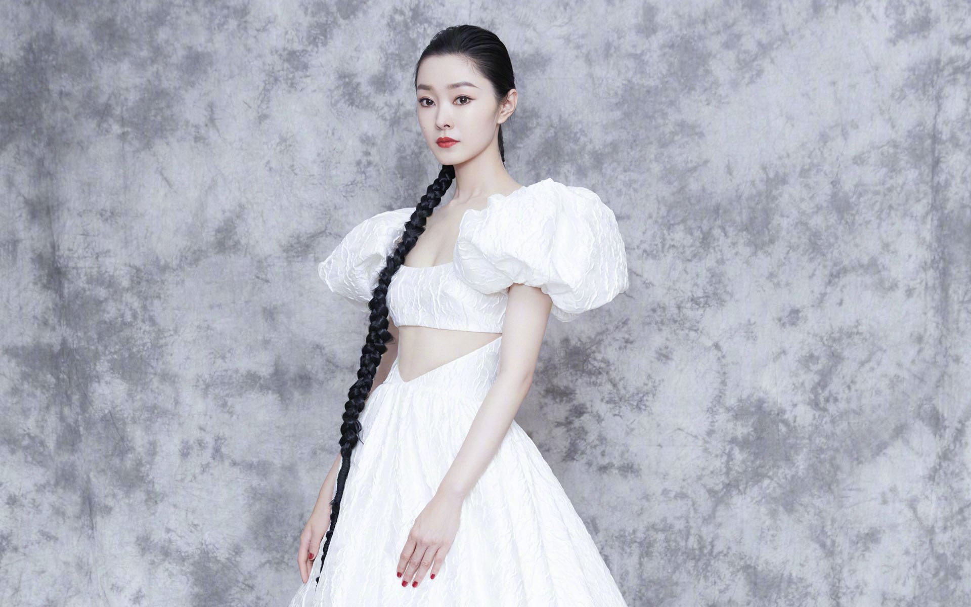 爱游戏官网-团队默契增强，接力表现亮眼，团队默契配合