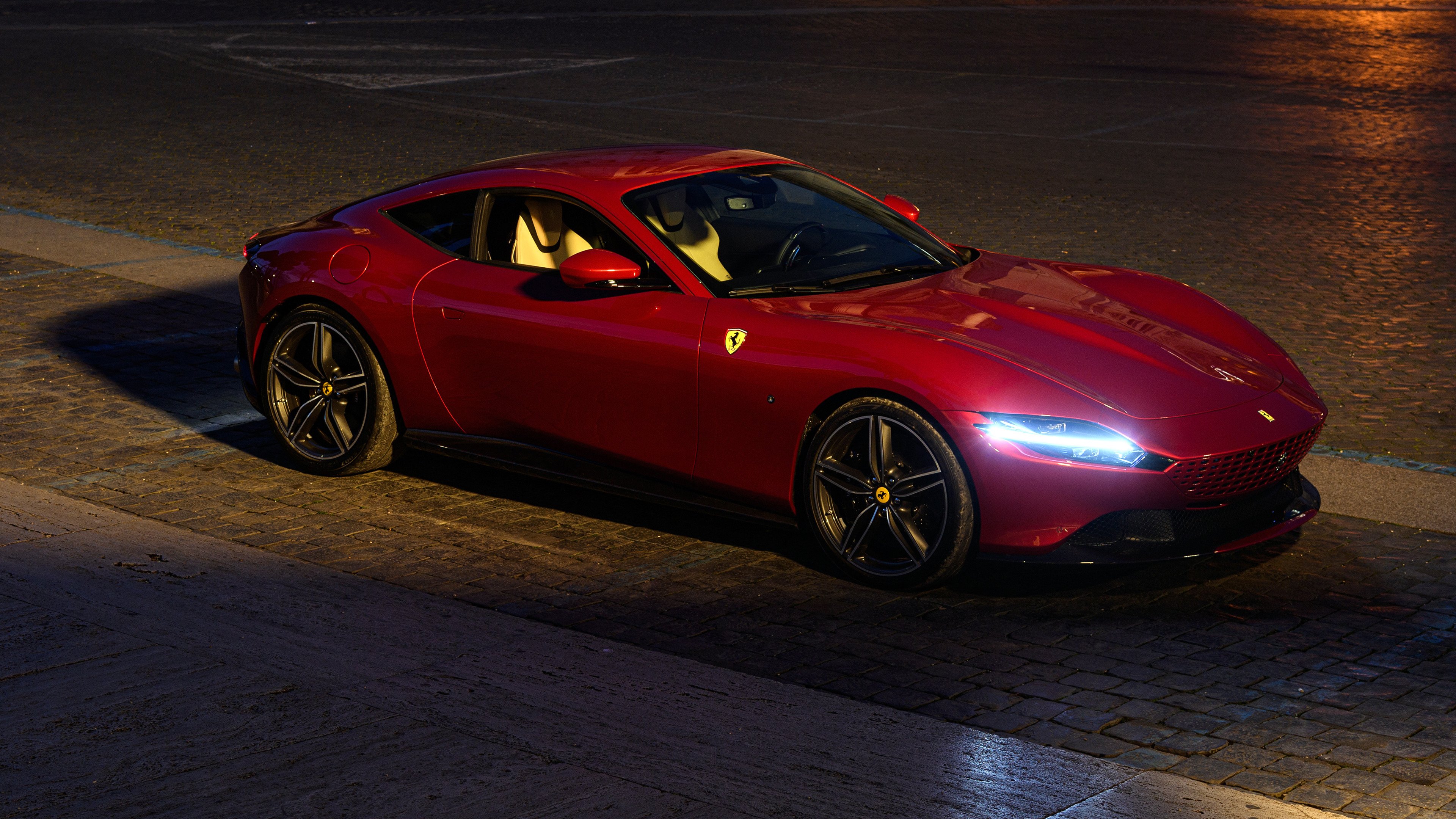 爱游戏综合娱乐-中国足球职业俱乐部开展多频次心理团建活动，足球训练团队